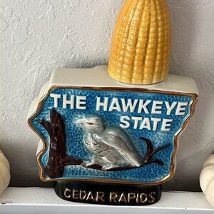 1980 5 Seasons Club Rare James Beam Kentucky Whiskey Hawkeye State Collectable